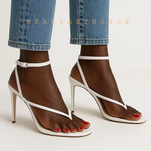 Beige-Schwarze Kreuzriemen-Fli – Ankle Strap Attachment Bewertung und Preis